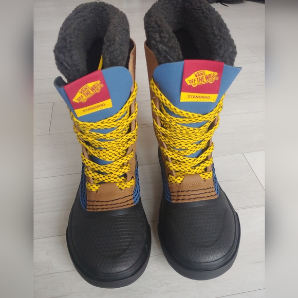 VANS NEW Standard Snow MTE Boots - Picture 2 of 12